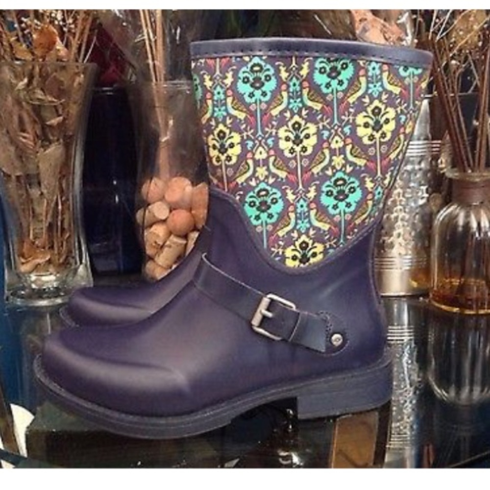 UGG Navy Sivada Liberty Rain Boot Size 11